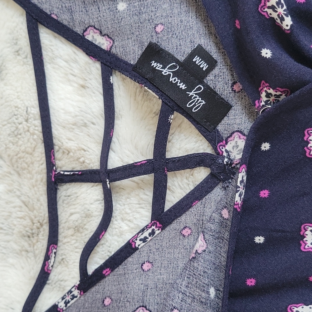 Patterned Romper - Picture 5 of 11